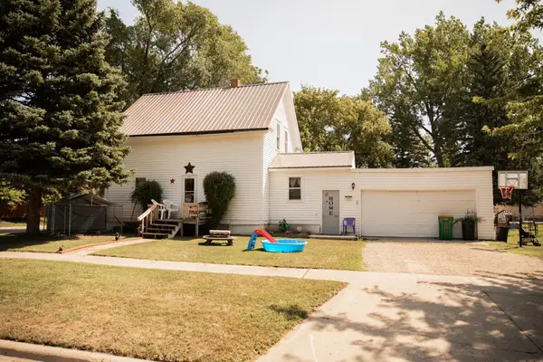 203 S Main Street, Gwinner, ND 58040