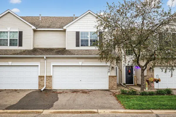 6598 154th Street W #136, Apple Valley, MN 55124
