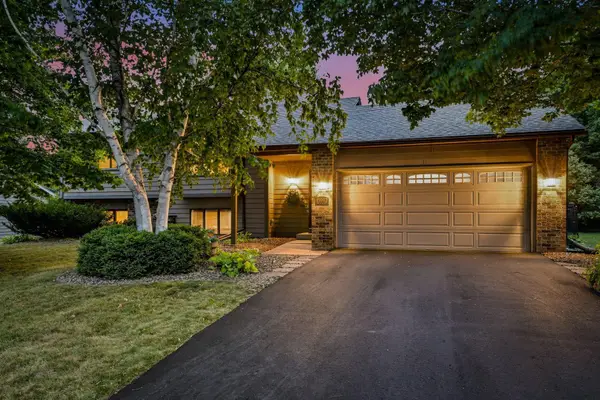 19002 Barrington Drive, Eden Prairie, MN 55346