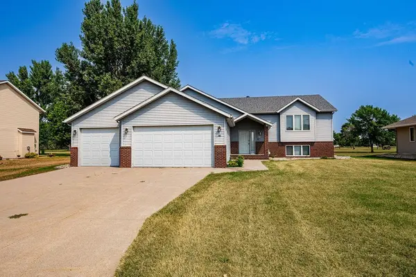 202 Fairway Drive, Casselton, ND 58012