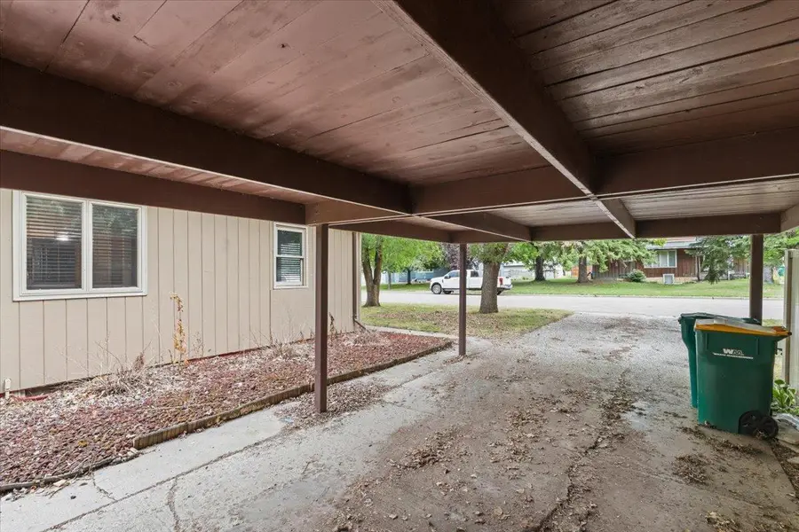 609 Center Street S, Wahpeton, ND 58075 - #3