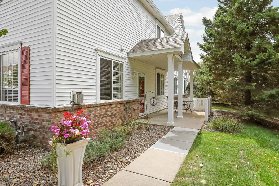 10881 Oak Grove Circle #B, Woodbury, MN 55129 - #2