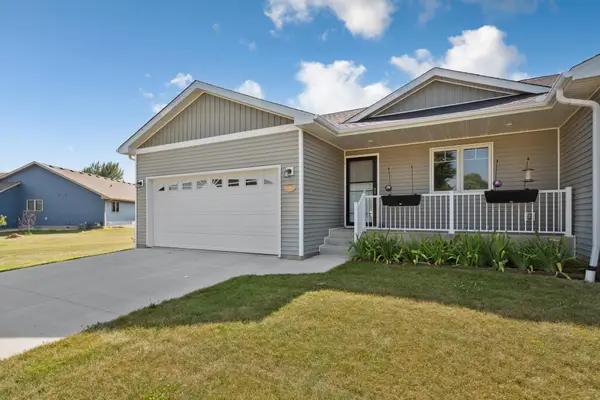 611 Mari Dean Boulevard #6, Lake Crystal, MN 56055