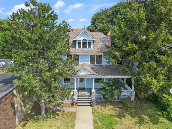 1033 Grand Avenue, Saint Paul, MN 55105
