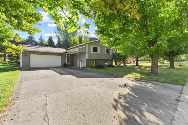 469 Campbell Lane Nw, Hutchinson, MN 55350