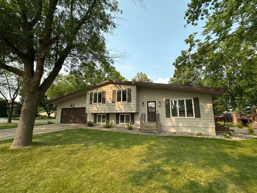 801 Sunrise Boulevard, Redwood Falls, MN 56283 - #2
