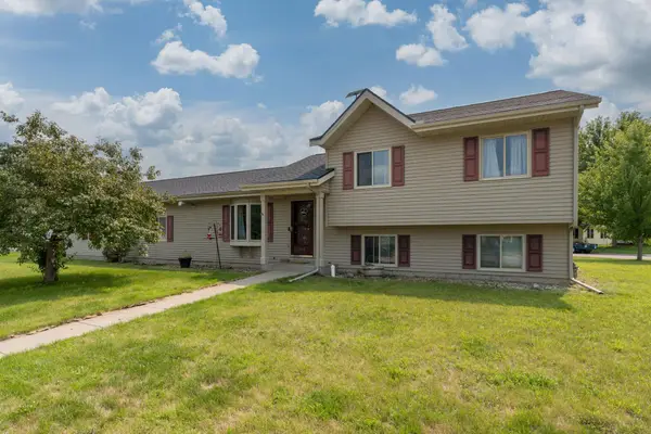 1114 Engesser Lane, Saint Peter, MN 56082