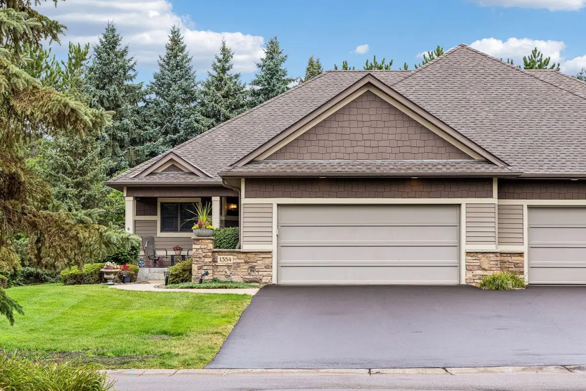 1354 Holly Avenue N, Oakdale, MN 55128 - #1