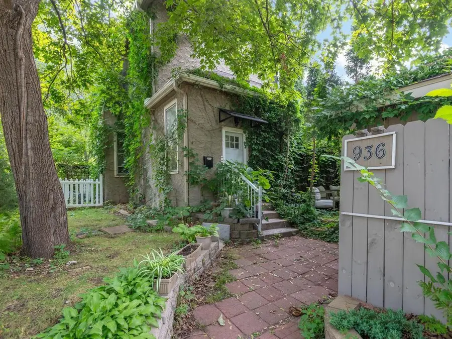 936 4th Street E, Saint Paul, MN 55106 - #2