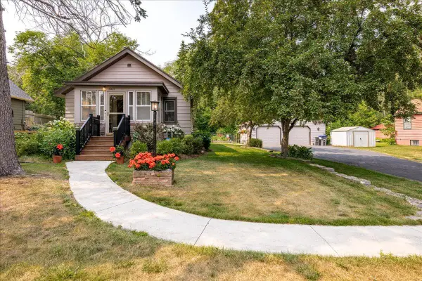 3821 W 7th Street, Duluth, MN 55807