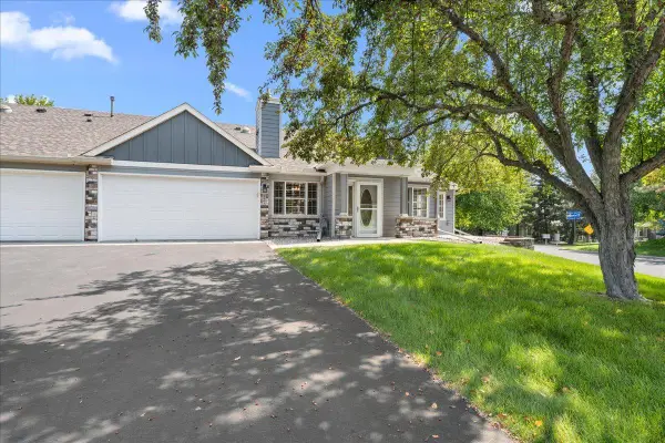 9961 Tamarack Cove, Woodbury, MN 55125