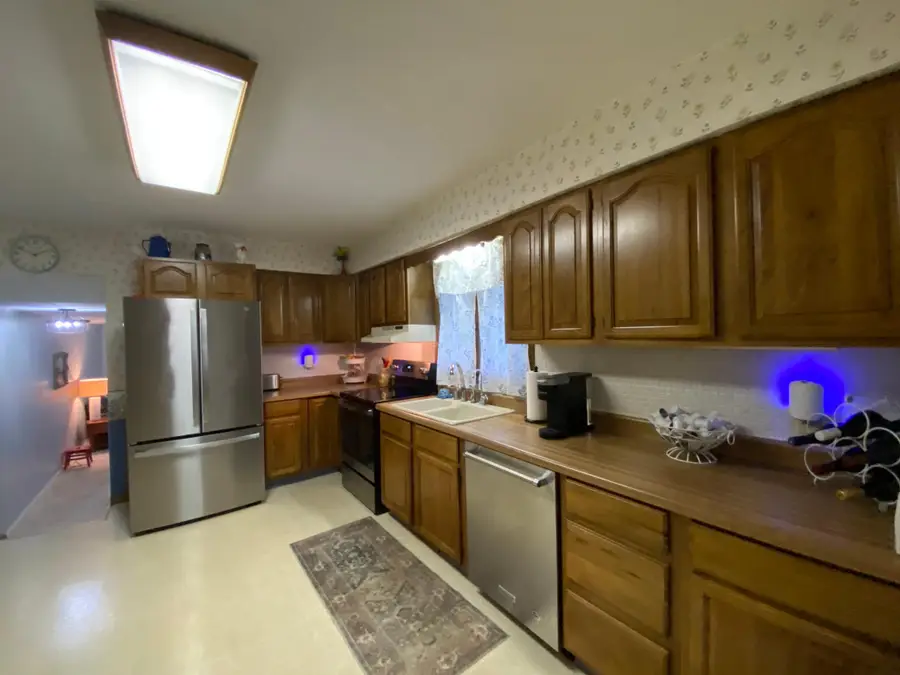 421 Meredith Road, Albert Lea, MN 56007 - #2