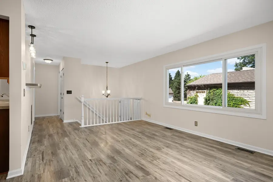1498 Woodview Avenue W, Eagan, MN 55122 - #2