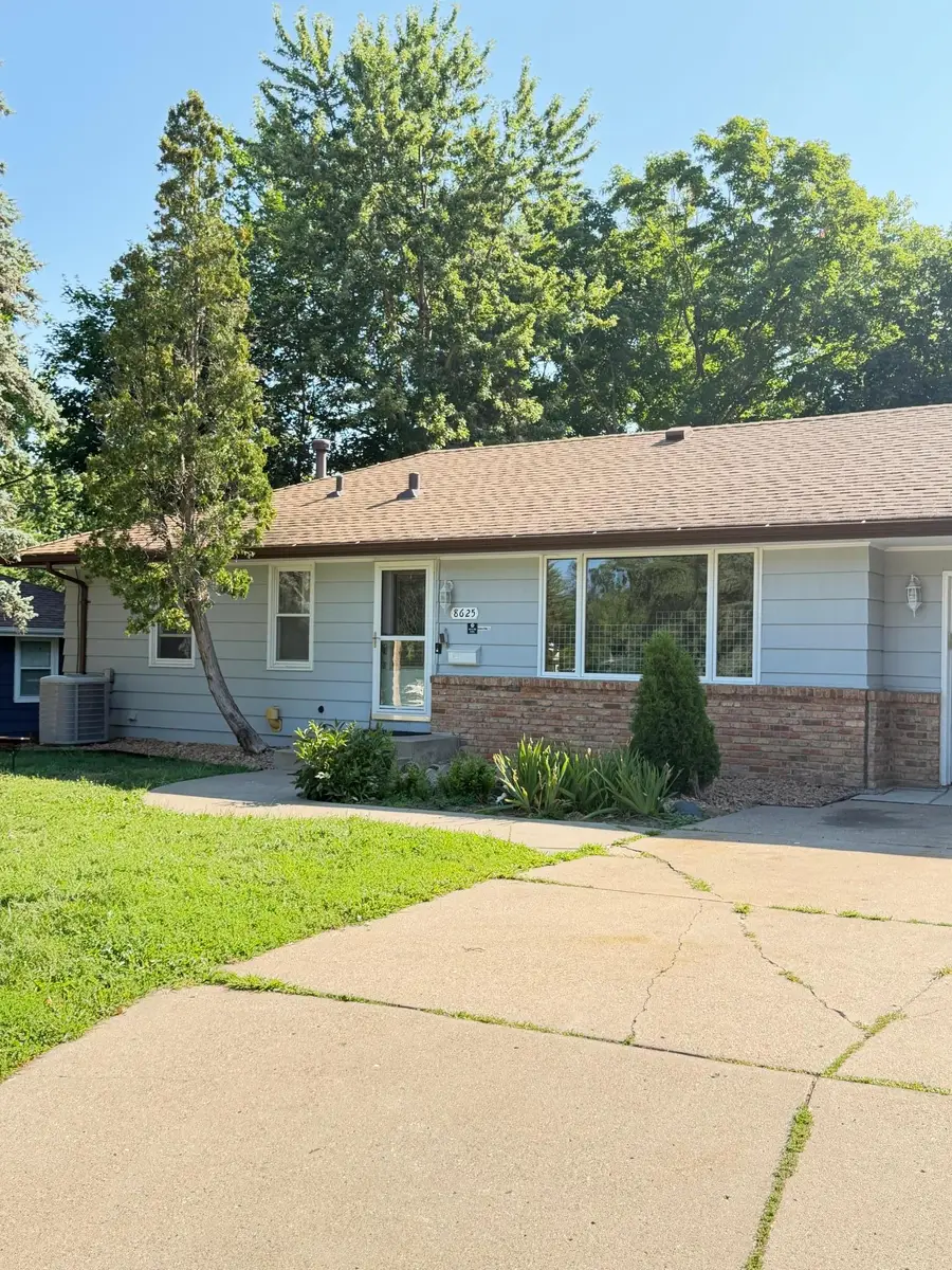 8625 Poplar Bridge Curve, Bloomington, MN 55437 - #2