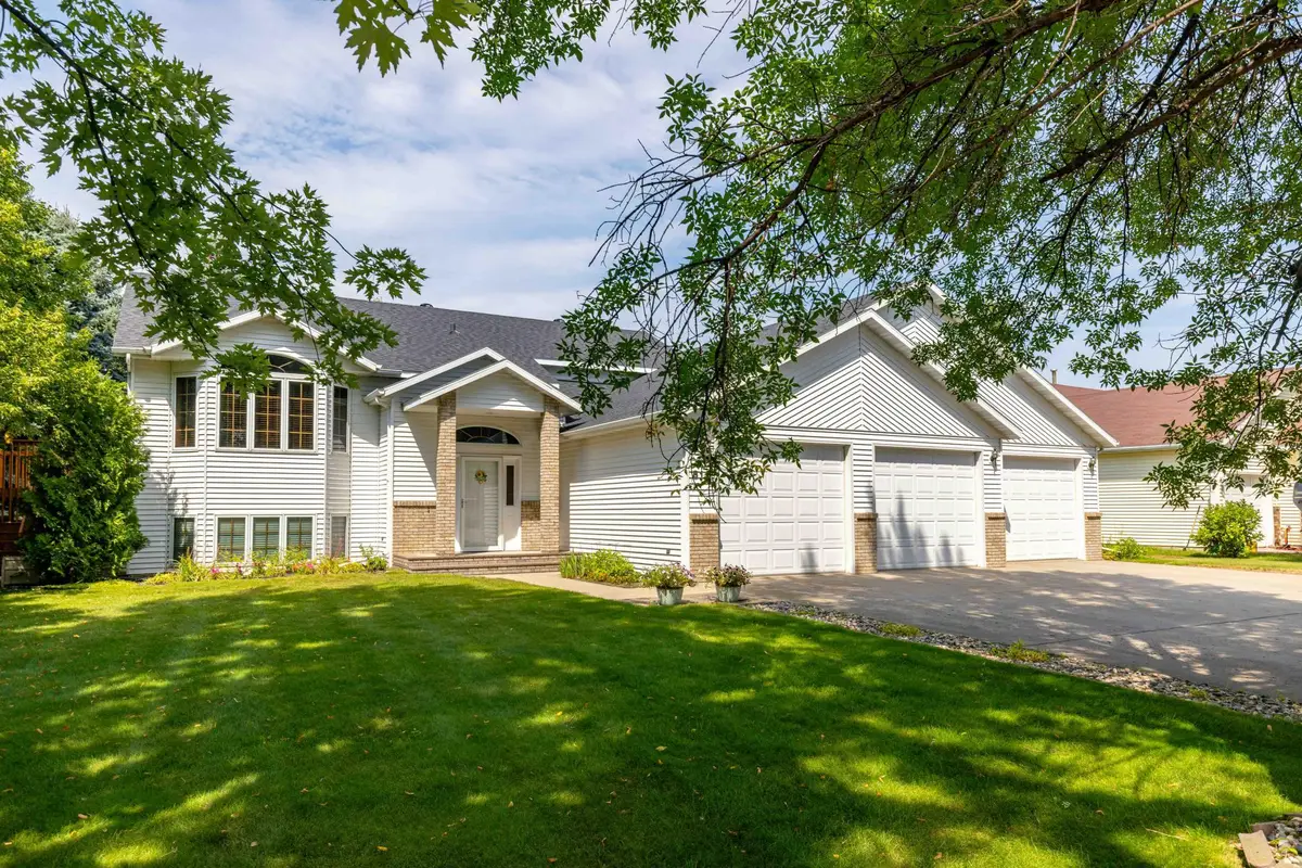 811 4th Avenue Ne, Barnesville, MN 56514 - #1