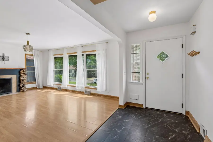 2011 Vincent Avenue N, Minneapolis, MN 55411 - #2