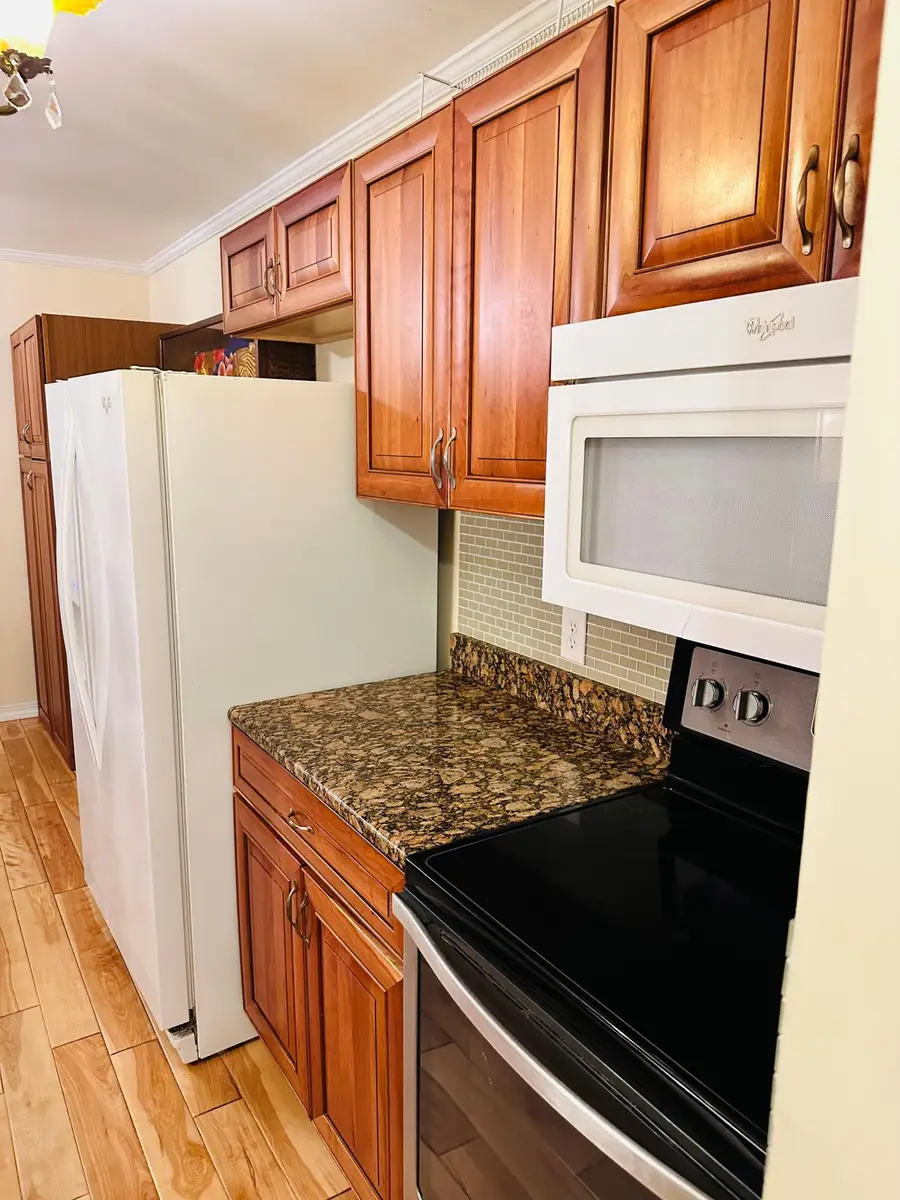 205 Barry Avenue S #306, Wayzata, MN 55391 - #2