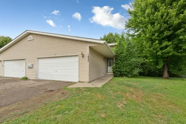 1437 Mcintosh Circle, Shakopee, MN 55379