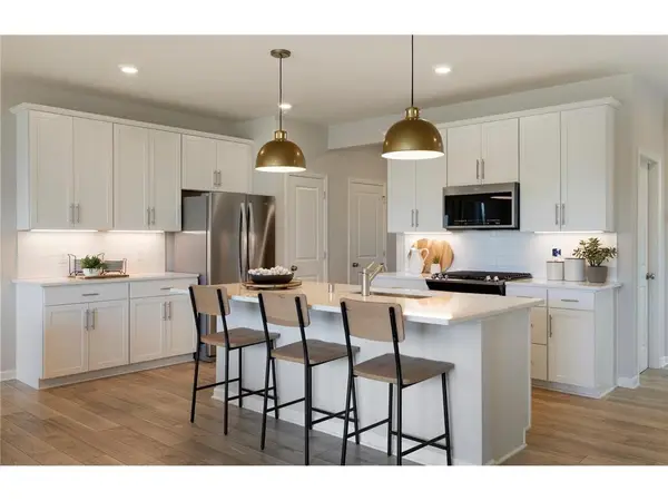 17978 Genoa Drive, Lakeville, MN 55044