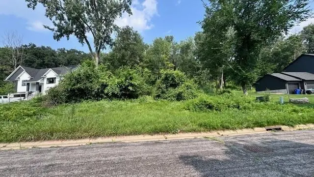 1530 Burg Avenue, Saint Paul, MN 55119 - #1