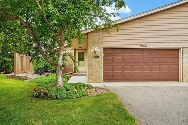 7055 Robinwood Trail, Saint Paul, MN 55125