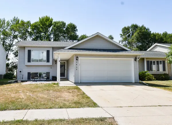 3842 10th Street N, Fargo, ND 58102