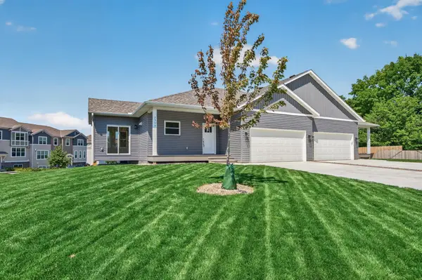 2353 7th Ave E, North Saint Paul, MN 55109