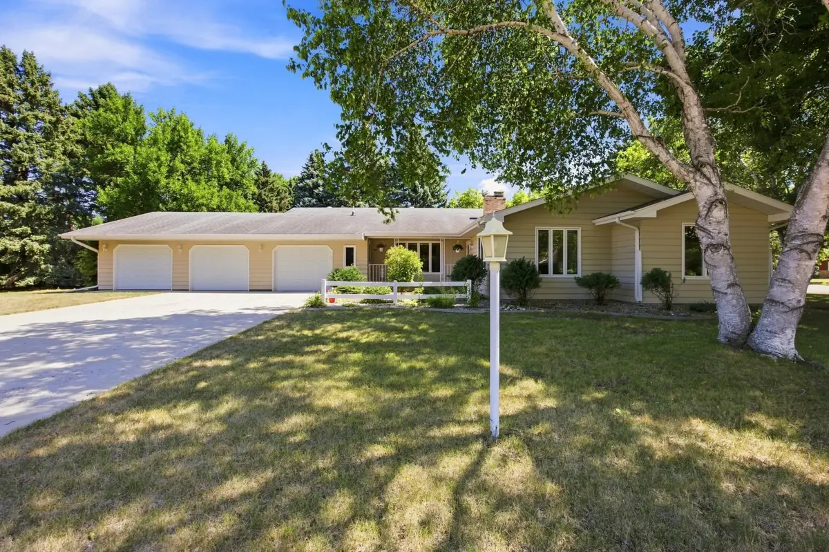 3206 Rivershore Drive S, Moorhead, MN 56560 - #1