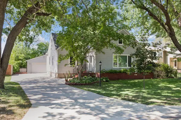8570 Lincoln Street Ne, Blaine, MN 55434