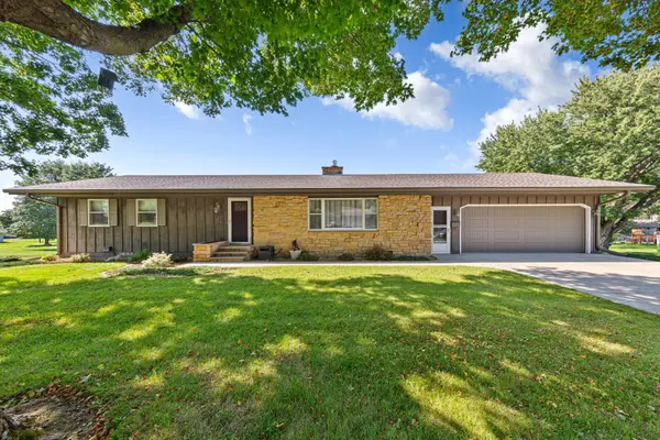 127 Woodcrest Terrace, Le Sueur, MN 56058