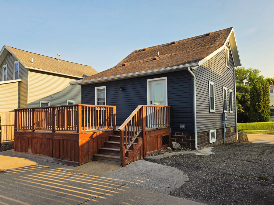 615 Elm Avenue W, Waseca, MN 56093 - #3