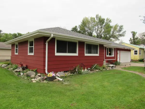 102 6th Street S, Swea City, IA 50590