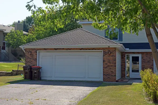 6781 Sherwood Road, Woodbury, MN 55125