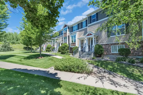 11300 Sand Castle Drive #D, Woodbury, MN 55129