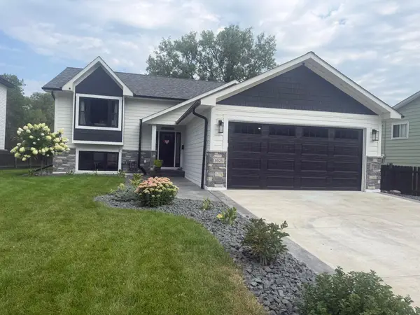1026 Carrie Street, Saint Paul, MN 55118