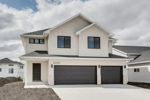 6747 Selkirk Drive S, Fargo, ND 58104