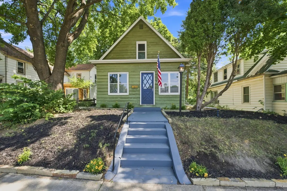 3010 Vincent Avenue N, Minneapolis, MN 55411 - #1
