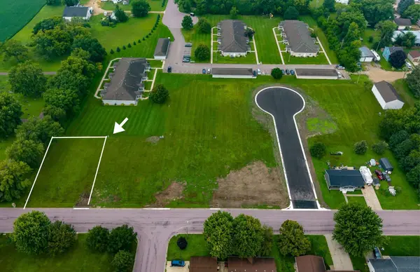 137 Flanders Avenue Se, Madelia, MN 56062