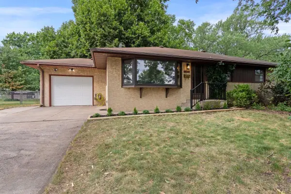 5725 Northport Drive, Brooklyn Center, MN 55429