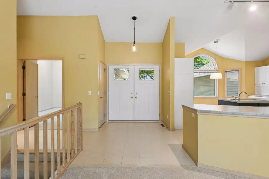 7063 Oak Pointe Curve, Bloomington, MN 55438 - #3
