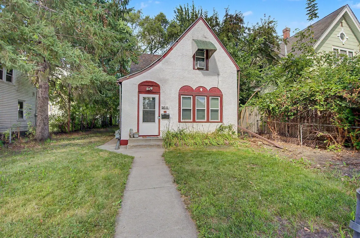2611 Girard Avenue N, Minneapolis, MN 55411 - #1