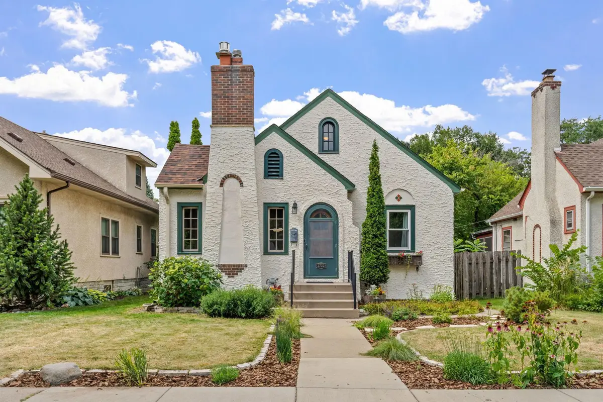 2722 Garfield Street Ne, Minneapolis, MN 55418 - #1
