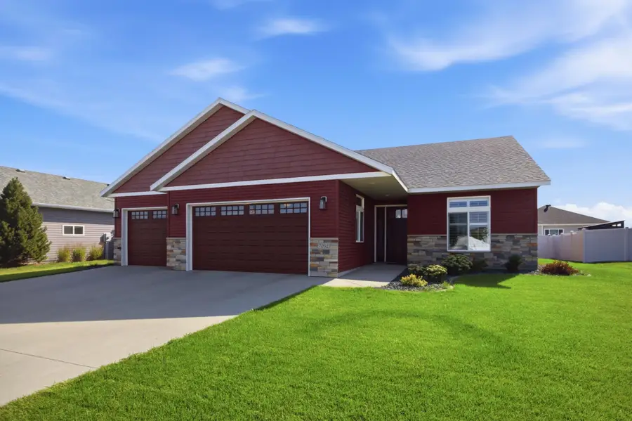 7032 26th Street S, Fargo, ND 58104 - #2