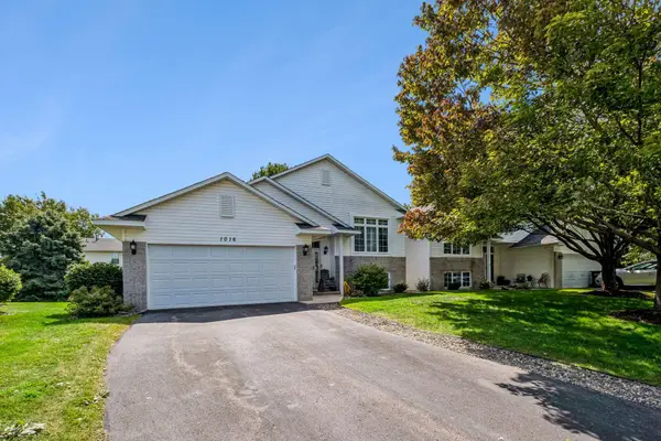 1016 Lilac Court, Shakopee, MN 55379
