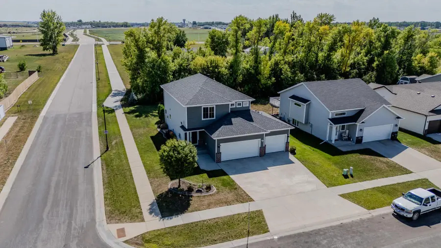 6204 63rd Avenue S, Fargo, ND 58104 - #3