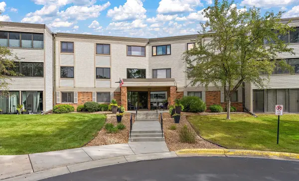 10540 43rd Avenue N #203, Plymouth, MN 55442