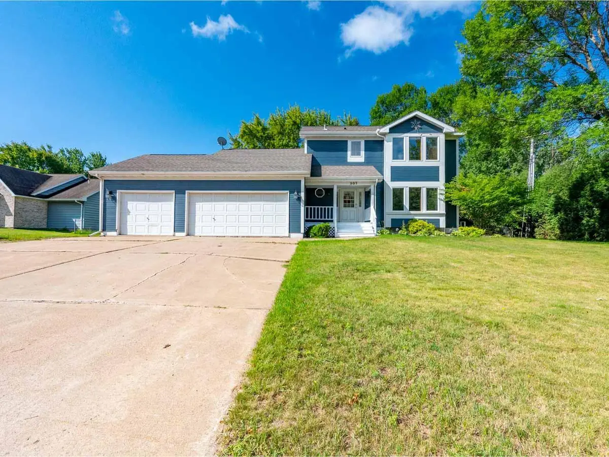307 E Park Drive, Hibbing, MN 55746 - #1