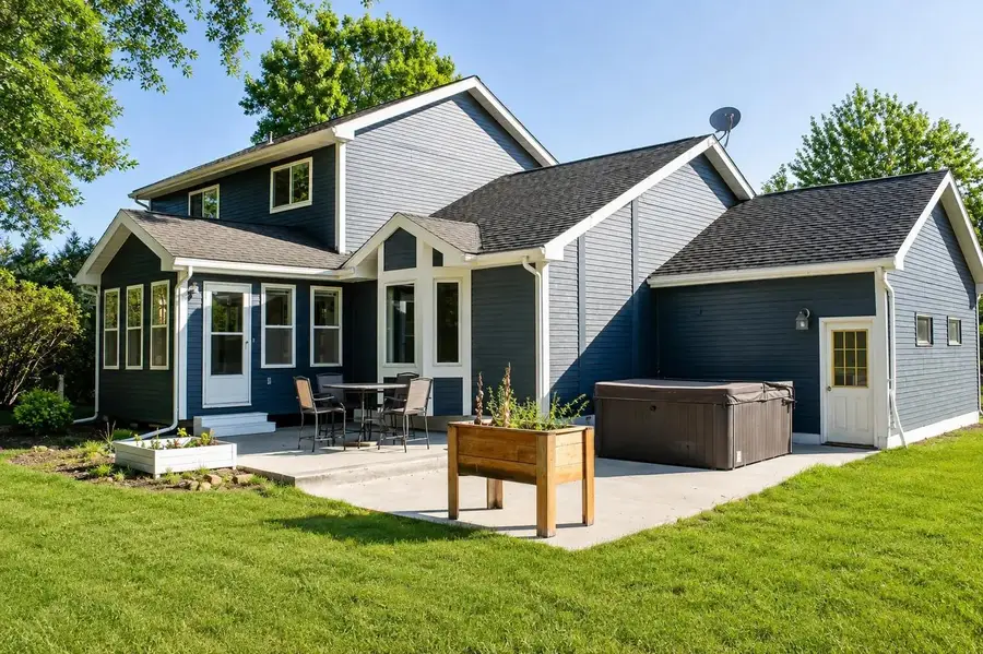 307 E Park Drive, Hibbing, MN 55746 - #2