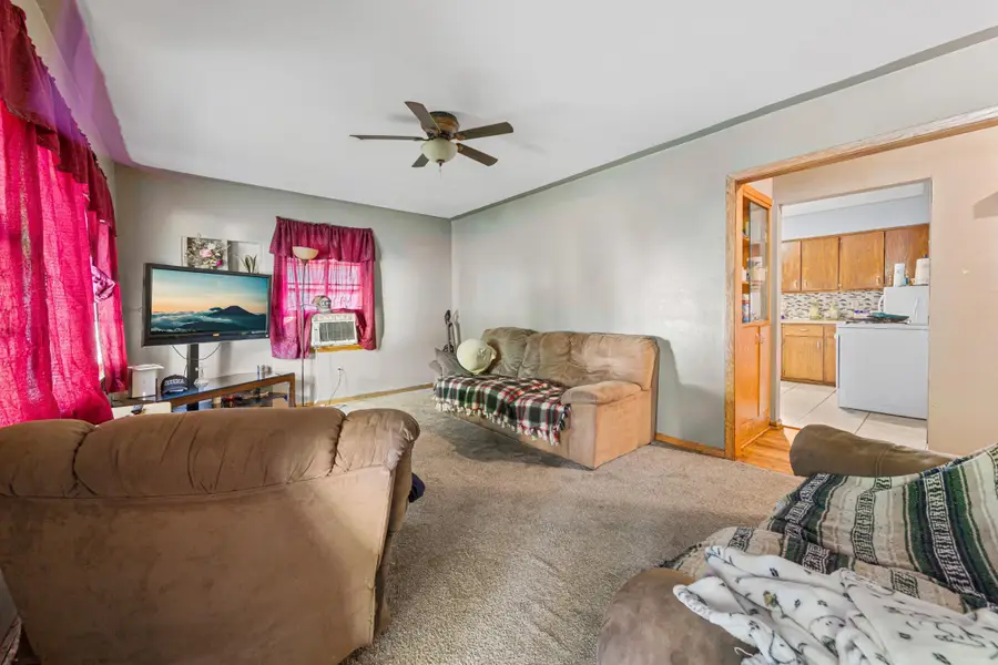 74 S Cordova Avenue, Le Center, MN 56057 - #3