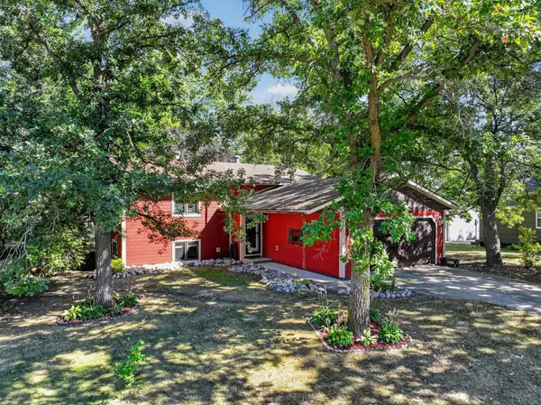 205 Kenwood Drive, Alexandria, MN 56308